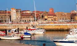 Asturien-Jakobsweg-des-Nordens-Gijon-Sporthafen