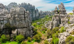 El Torcal - Die Naturlandschaft Torcal de Antequera ist eines besten Beispiele für eine Karstlandschaft in Europa.