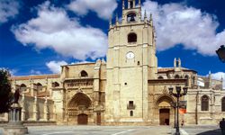 Fachada de Entrada Catedral de Palencia